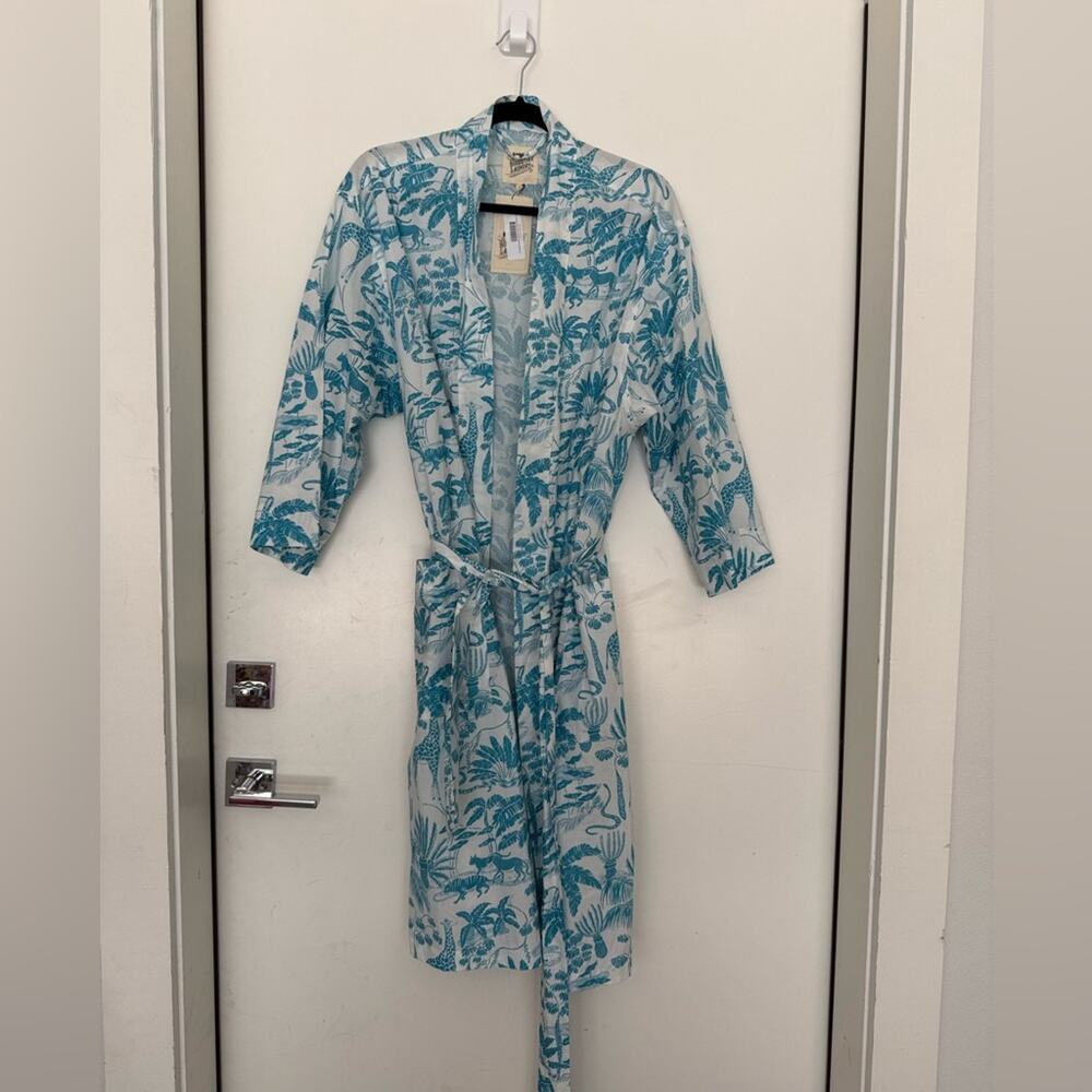 NWT NEW Woodstock Laundry BLUE MONO SAFARI ON WHITE Kimono Robe - Picture 4 of 9